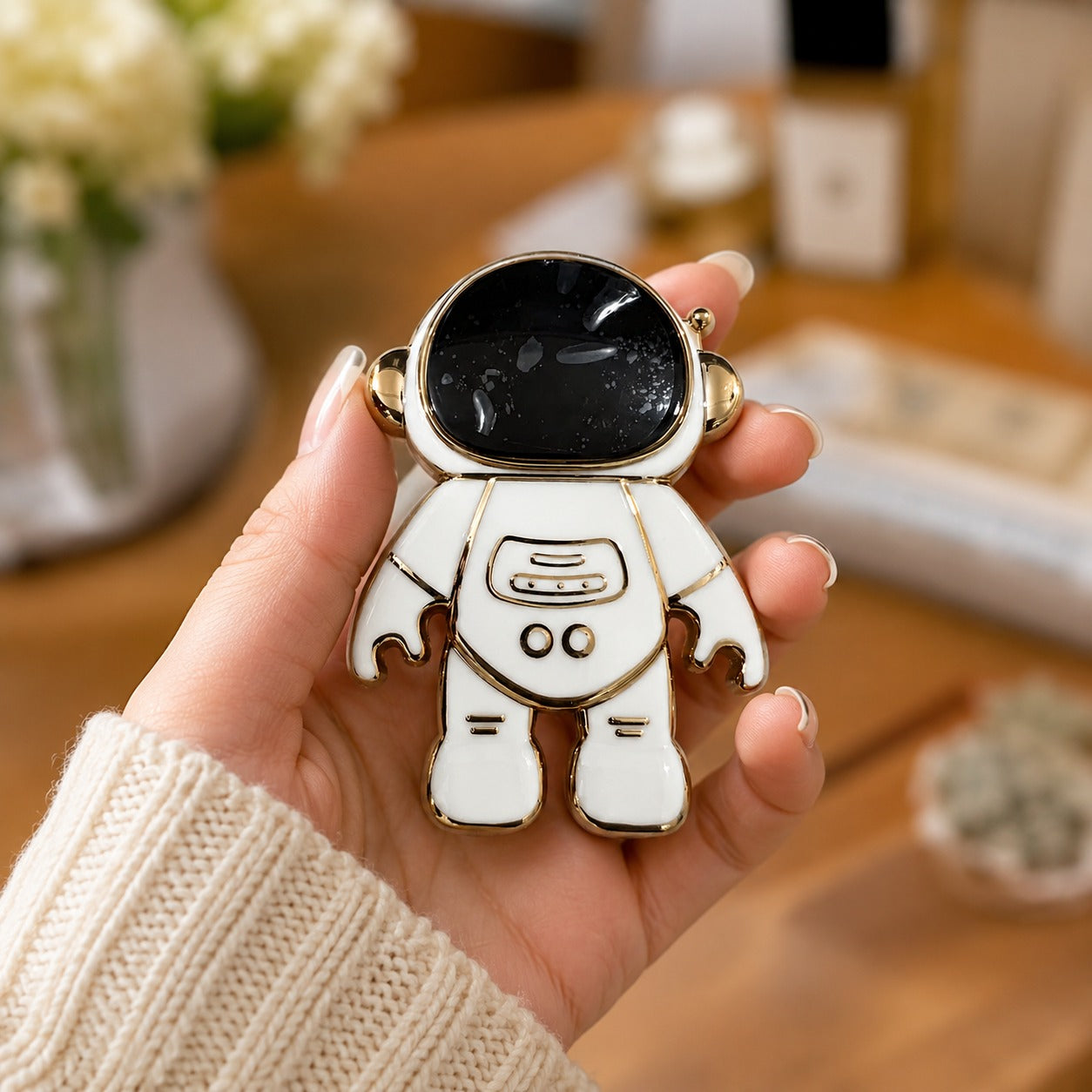 Astronaut Phone Stand